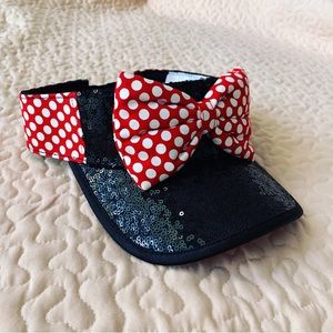 Minnie Mouse visor with bow